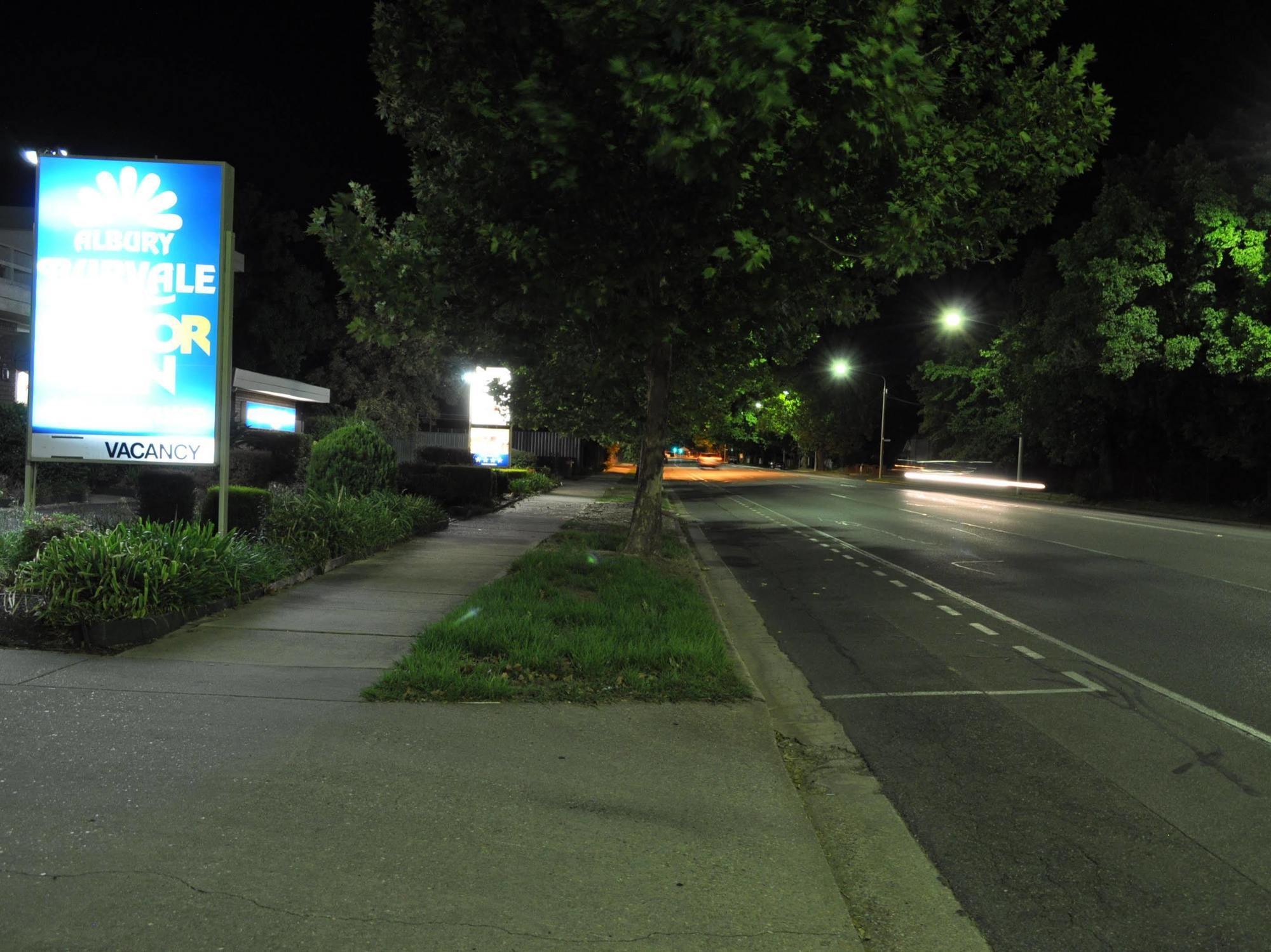 Albury Burvale Motor Inn Buitenkant foto