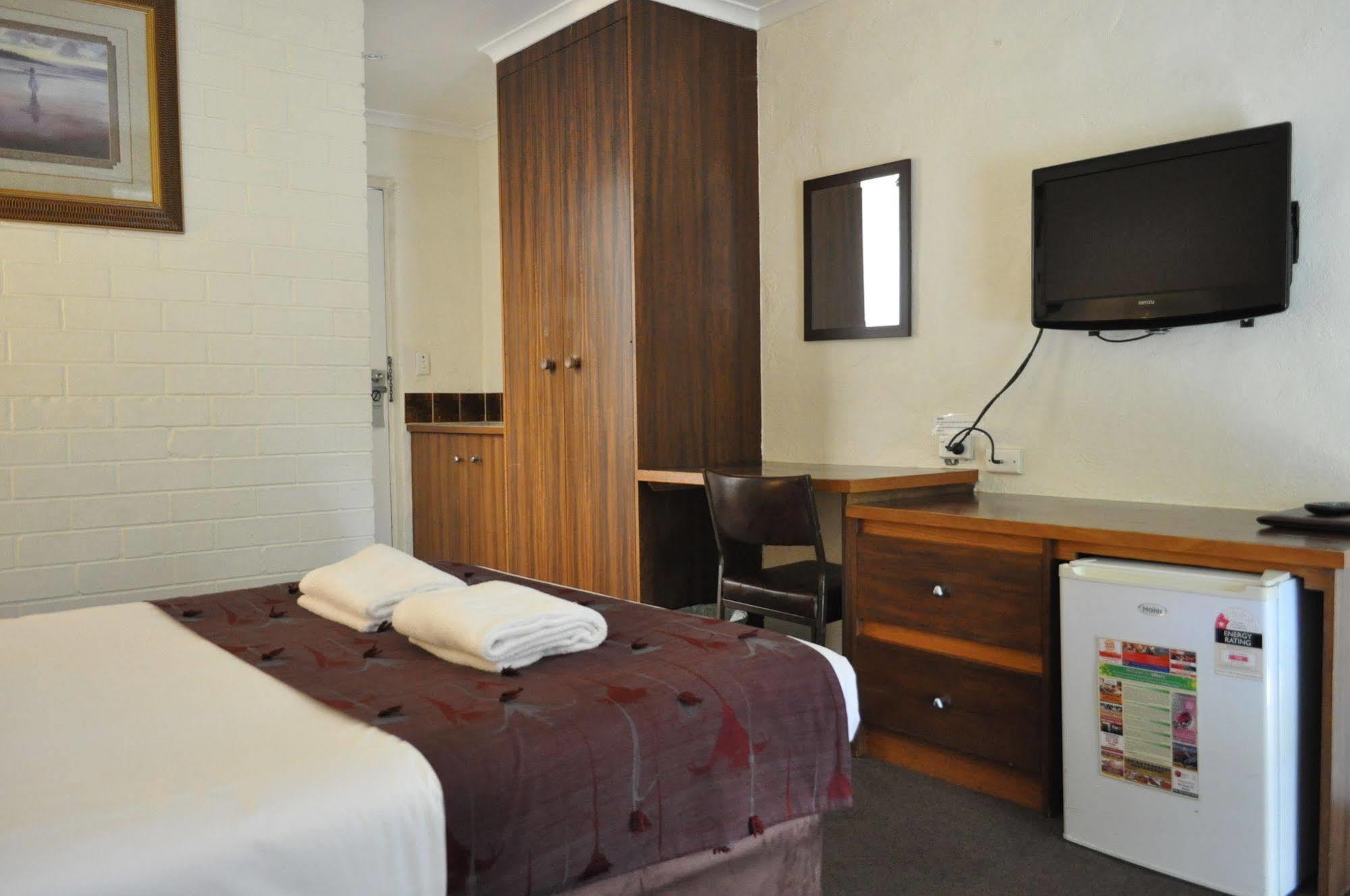 Albury Burvale Motor Inn Buitenkant foto