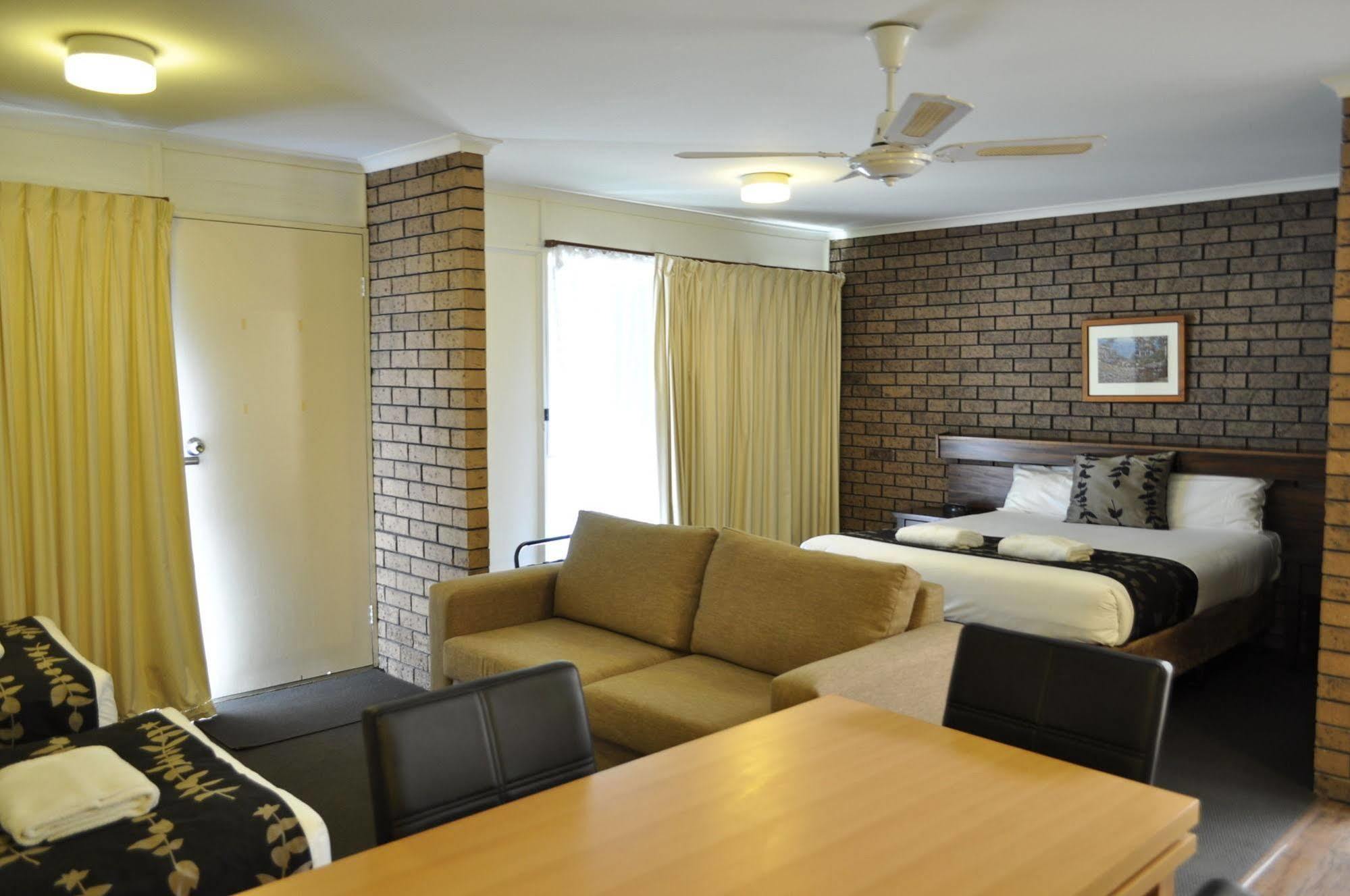 Albury Burvale Motor Inn Buitenkant foto