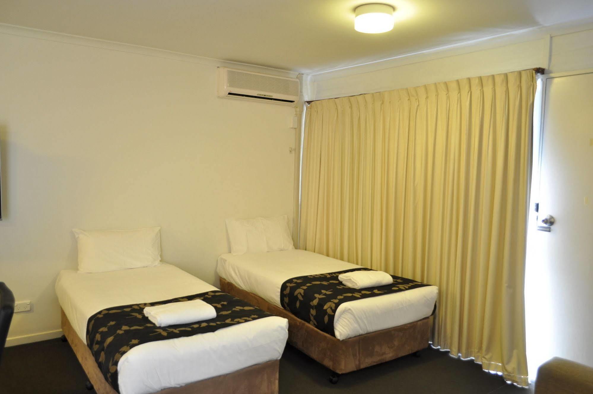 Albury Burvale Motor Inn Buitenkant foto