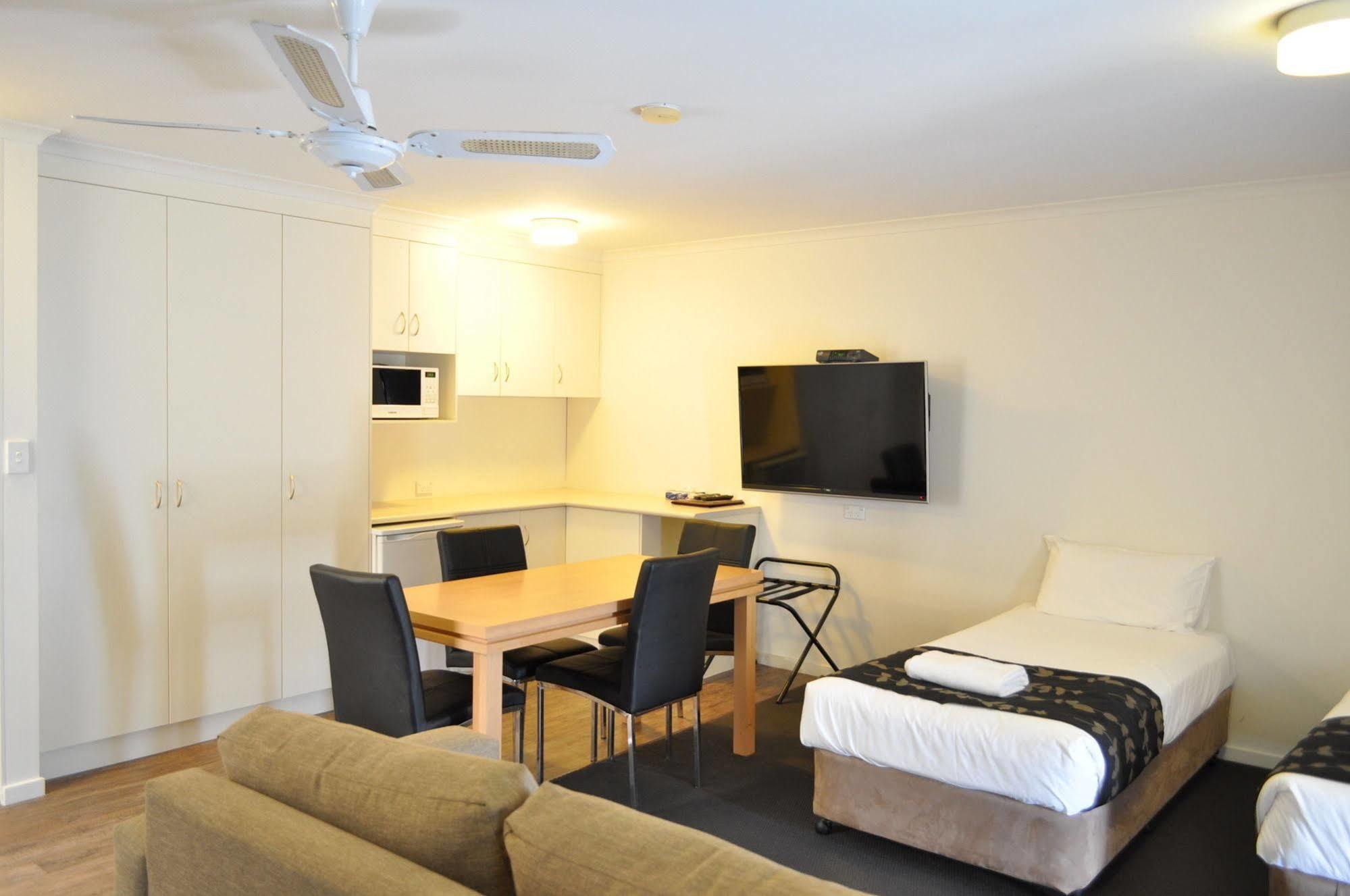 Albury Burvale Motor Inn Buitenkant foto