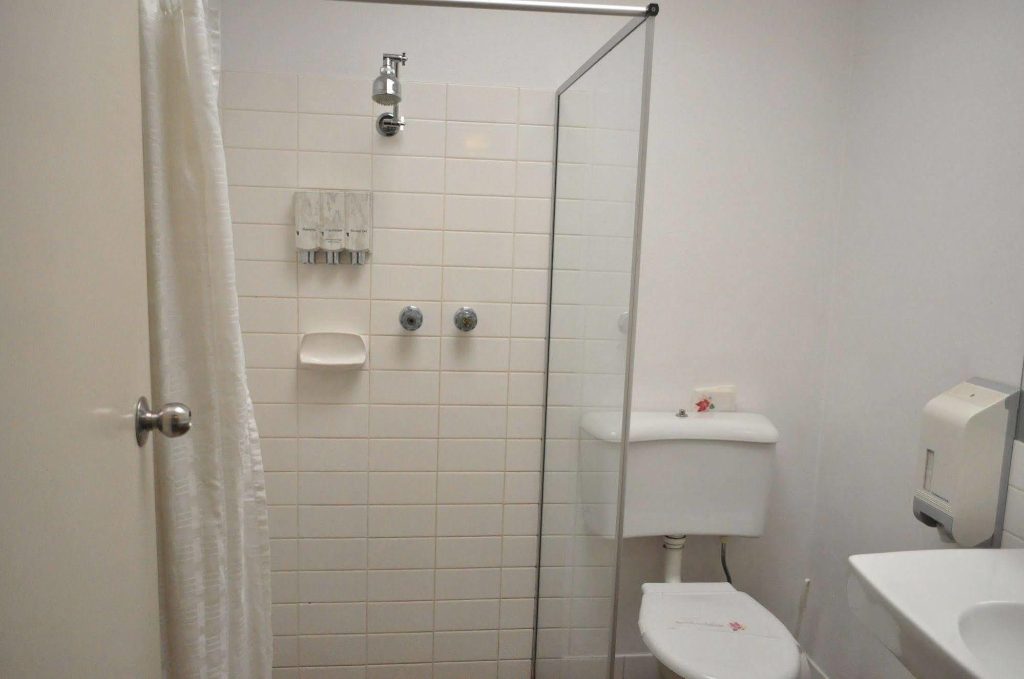 Albury Burvale Motor Inn Buitenkant foto