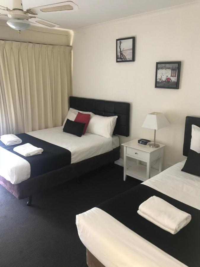 Albury Burvale Motor Inn Buitenkant foto